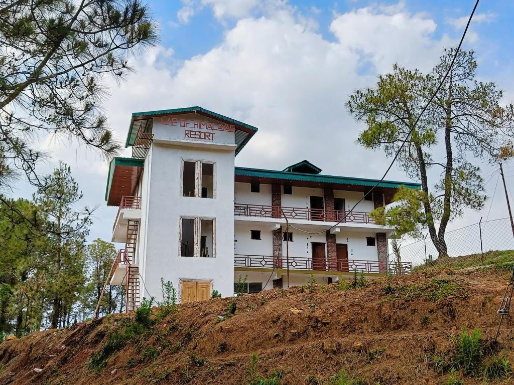 Раникхет: Lap Of Himalayas Resort
