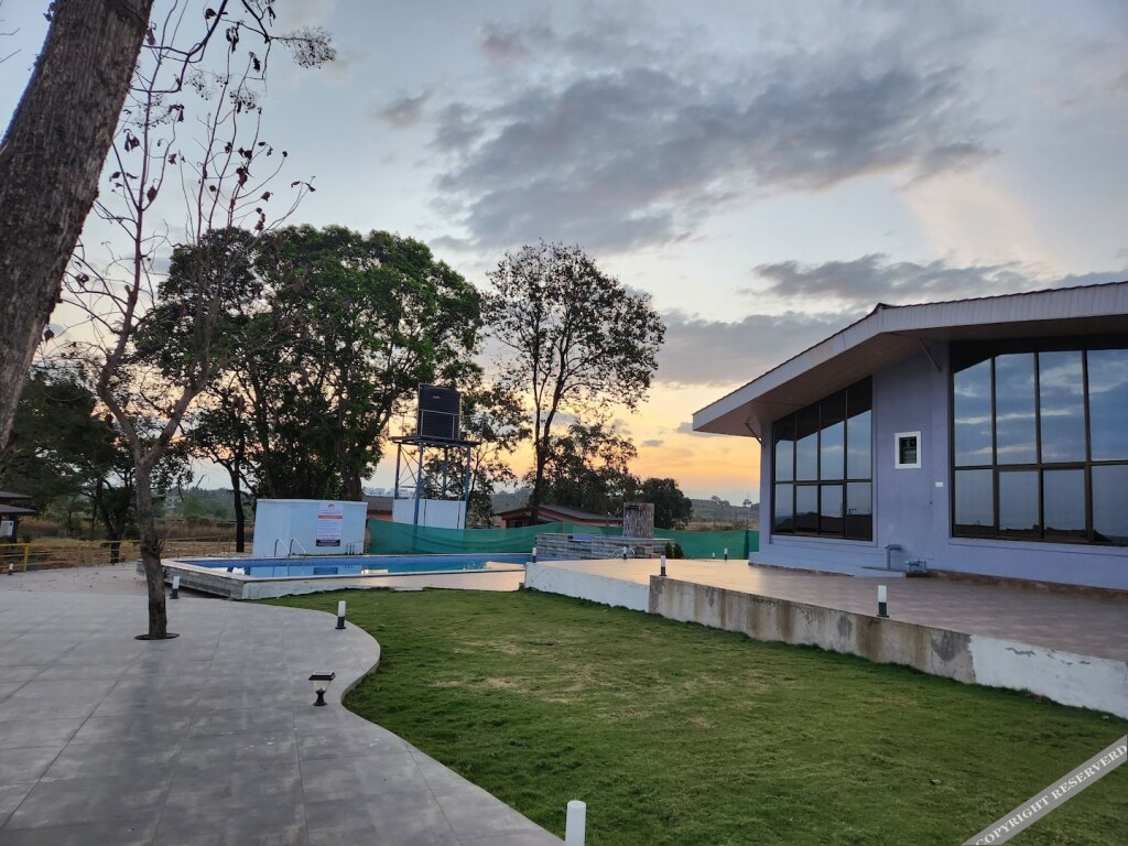 Нерал: HillRock Resort & Villas, Karjat