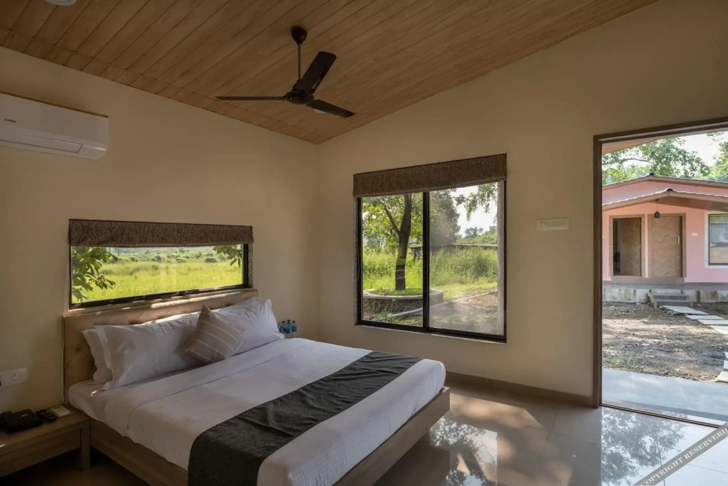 Нерал: HillRock Resort & Villas, Karjat