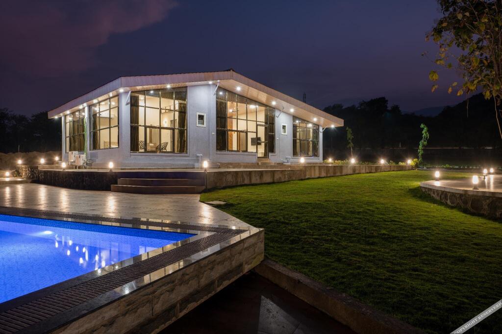 Нерал: HillRock Resort & Villas, Karjat