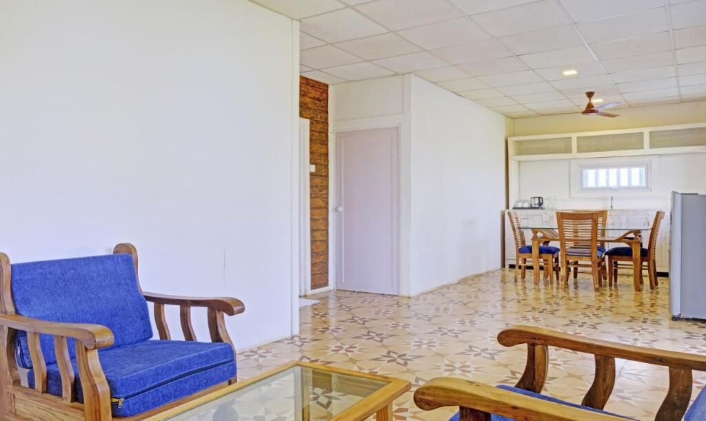 Арпора: Treebo Trend Resorte Ferro