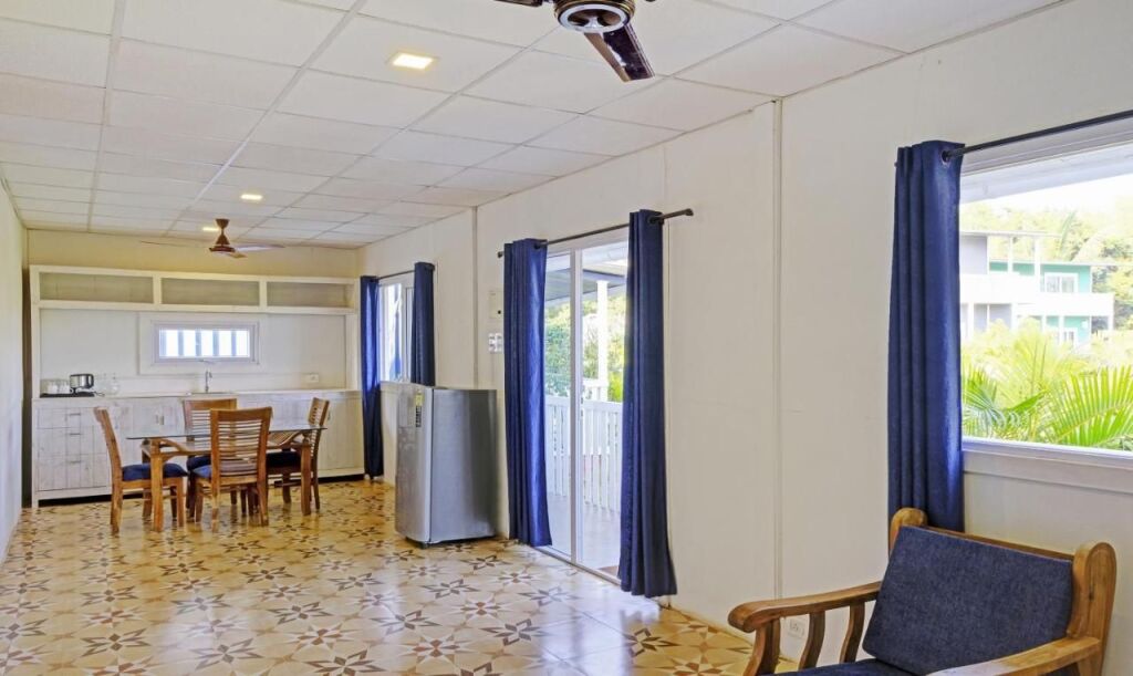 Арпора: Treebo Trend Resorte Ferro