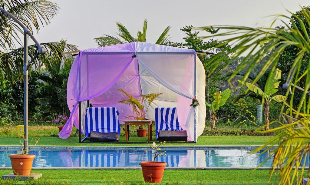 Арпора: Treebo Trend Resorte Ferro