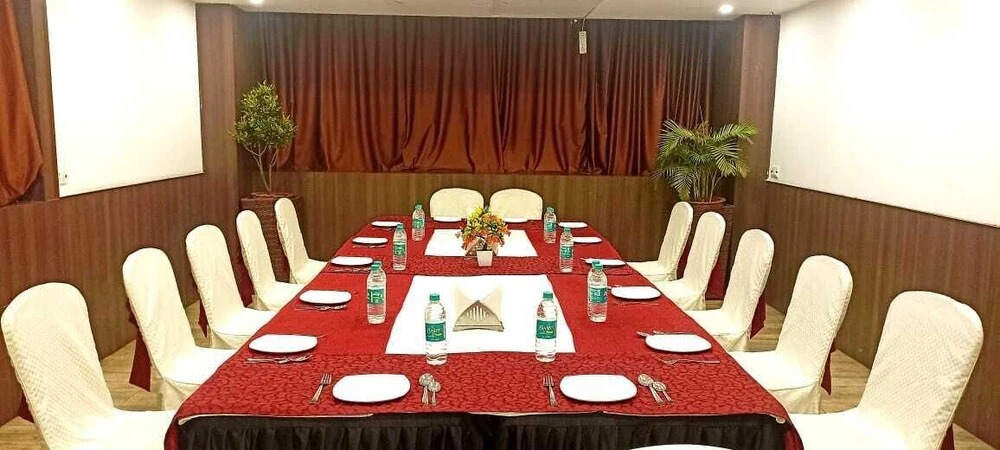 Асансол: Hotel Ambassador Royale