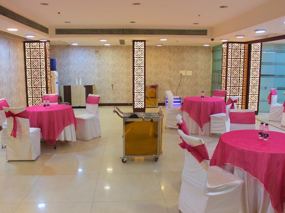 Гуруграм: Hotel Cymbal-sector 31 Gurgaon
