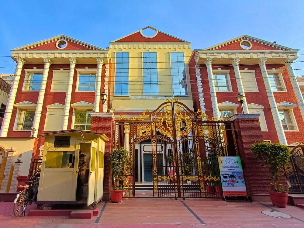 Гуруграм: Hotel Cymbal-sector 31 Gurgaon