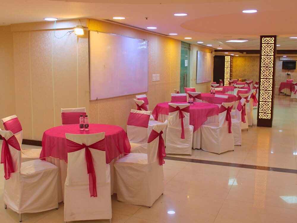Гуруграм: Hotel Cymbal-sector 31 Gurgaon