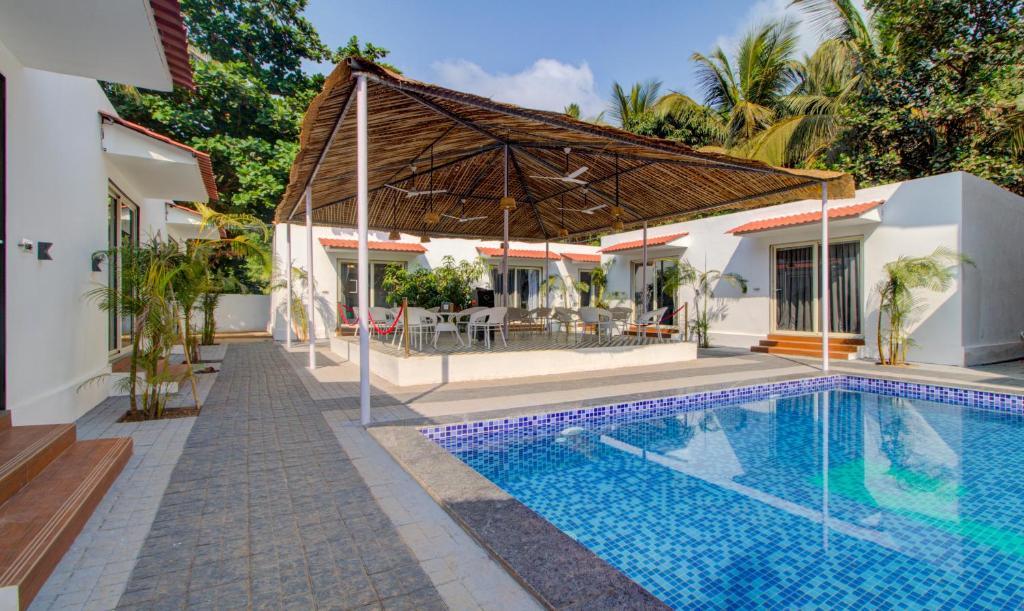 Морджим: Treebo La Prince Suites