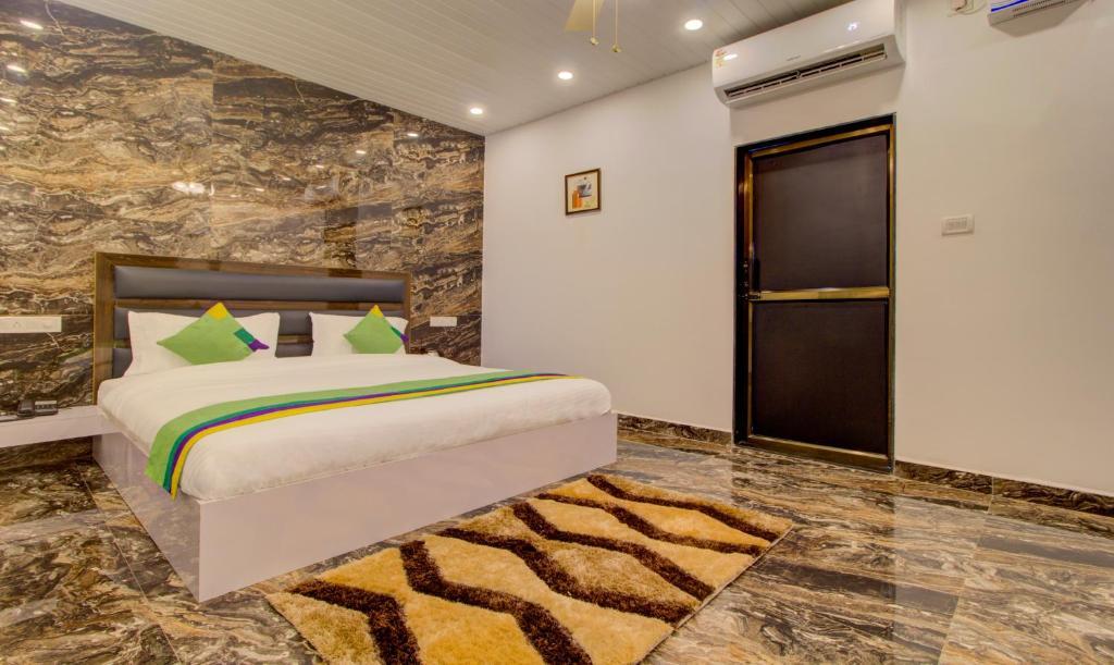 Морджим: Treebo La Prince Suites