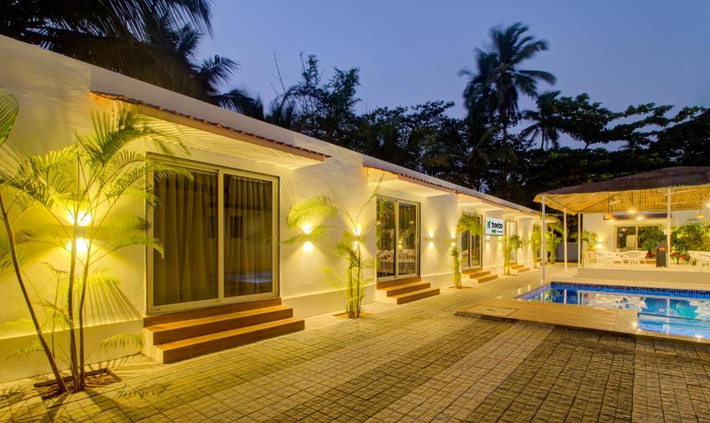 Морджим: Treebo La Prince Suites