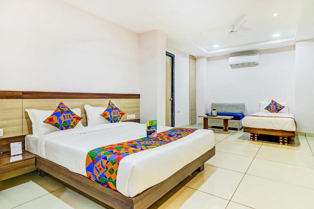 Индаур: Fabhotel Meera Palace