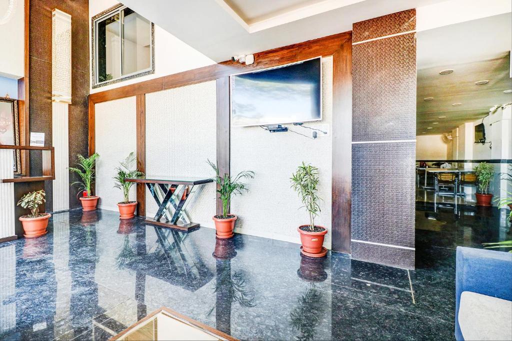 Индаур: Fabhotel Meera Palace