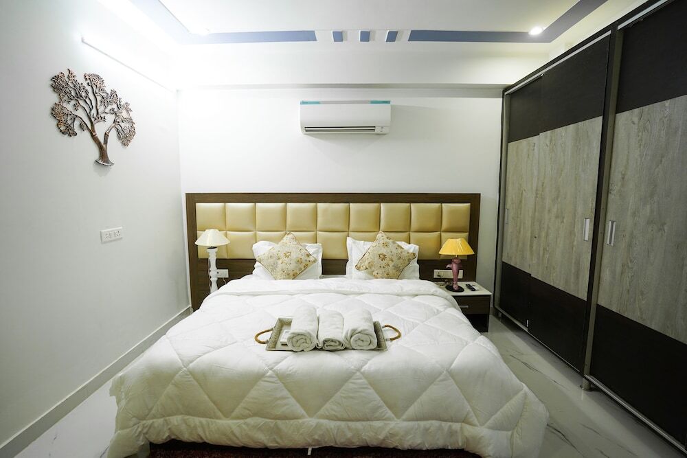 Гуруграм: Lime Tree 2Bhk Serviced Apartment