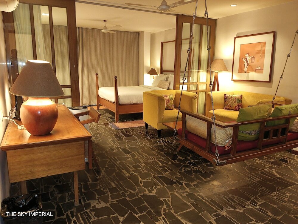 Раджкот: The Sky Imperial Aarivaa Luxury Homestay