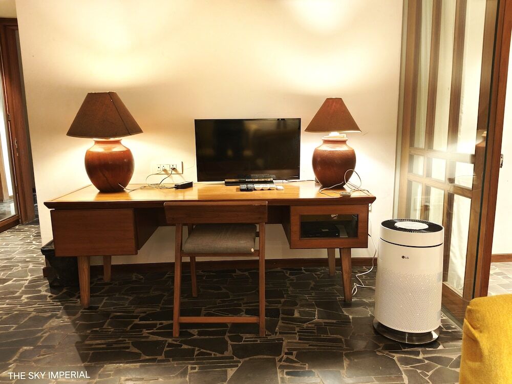 Раджкот: The Sky Imperial Aarivaa Luxury Homestay