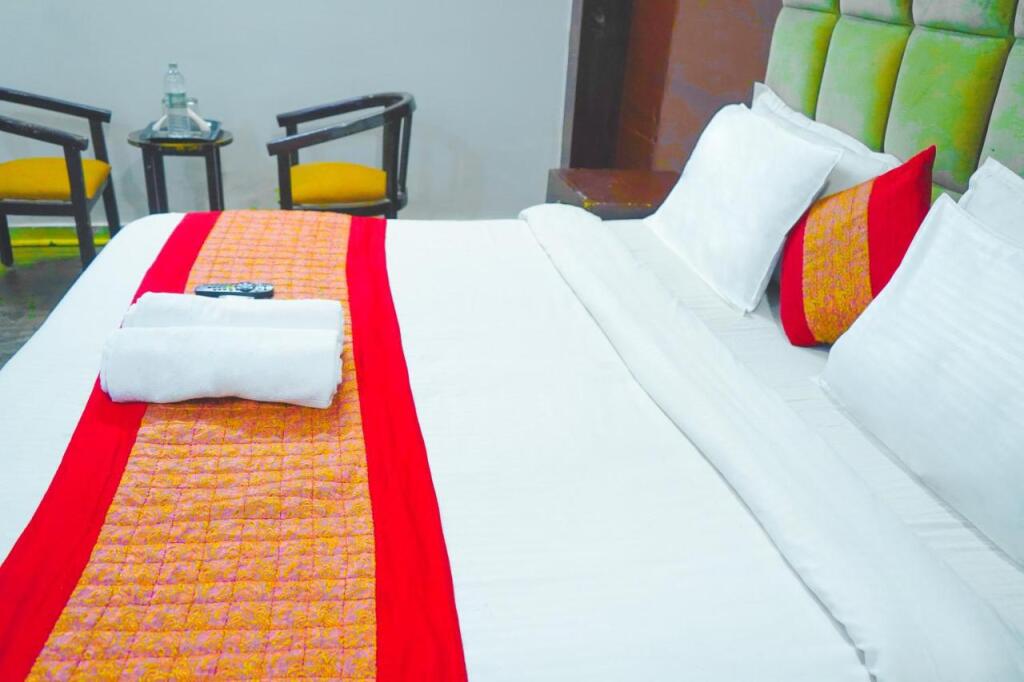 Нойда: Hotel Cladis - Noida Sector 15 by OYO
