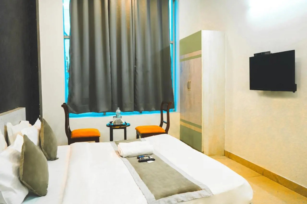 Нойда: Hotel Cladis - Noida Sector 15 by OYO