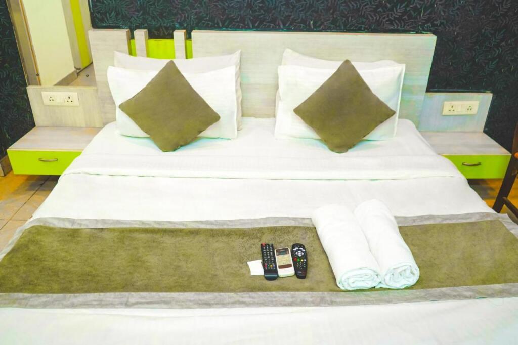 Нойда: Hotel Cladis - Noida Sector 15 by OYO