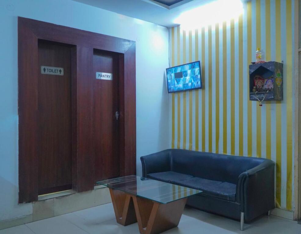Нойда: Hotel Cladis - Noida Sector 15 by OYO