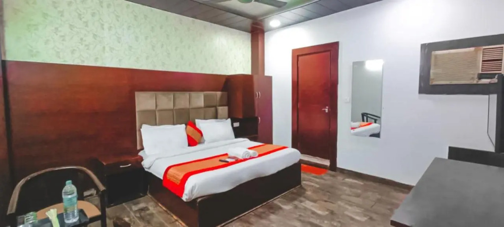 Нойда: Hotel Cladis - Noida Sector 15 by OYO