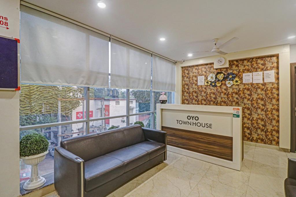 Канпур: OYO 77788 Townhouse 405 Mall Road