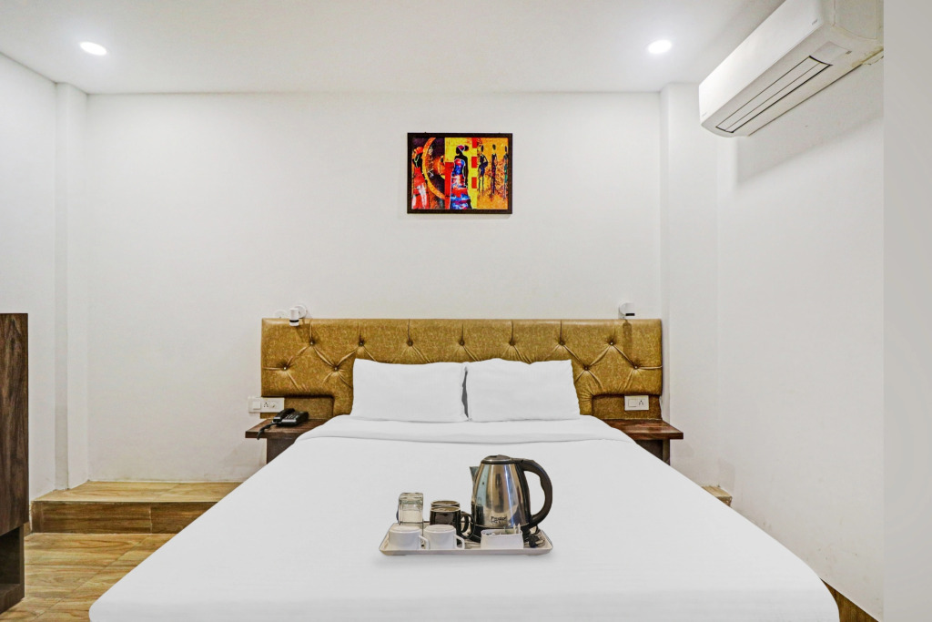 Канпур: OYO 77788 Townhouse 405 Mall Road