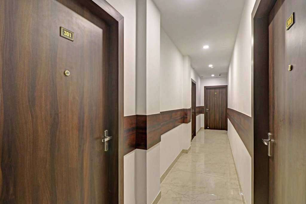 Канпур: OYO 77788 Townhouse 405 Mall Road