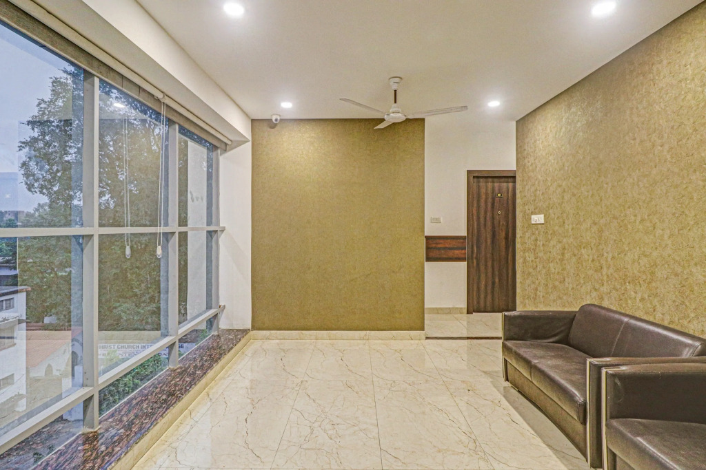 Канпур: OYO 77788 Townhouse 405 Mall Road