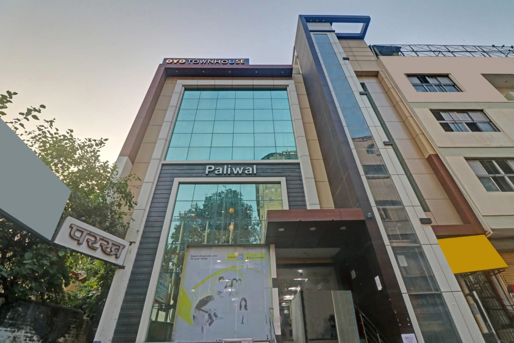 Канпур: OYO 77788 Townhouse 405 Mall Road