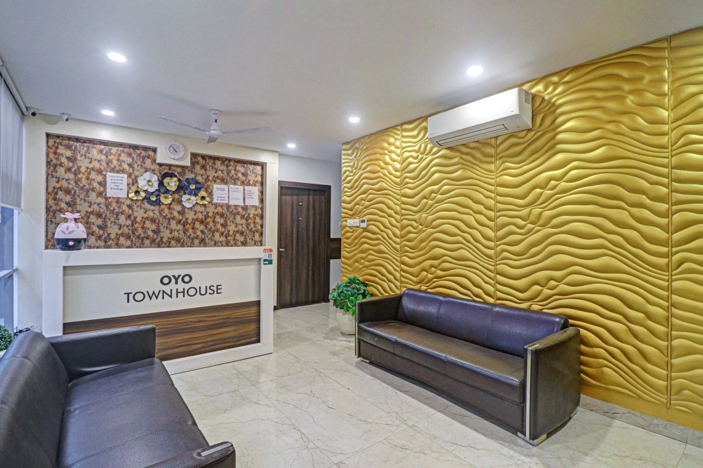 Канпур: OYO 77788 Townhouse 405 Mall Road
