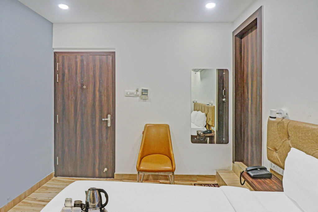 Канпур: OYO 77788 Townhouse 405 Mall Road