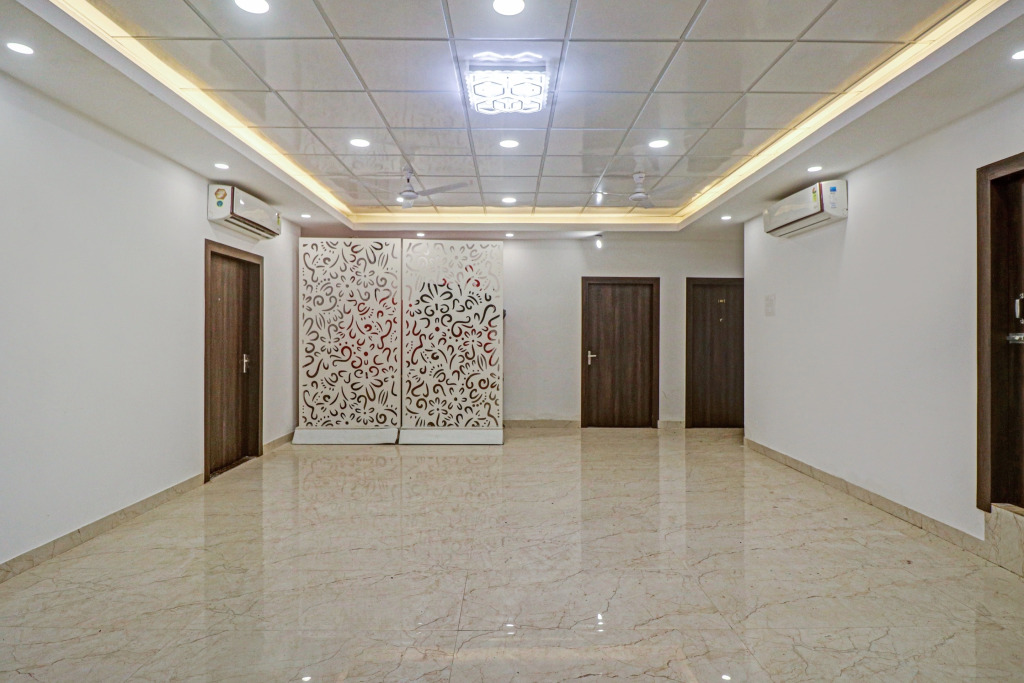 Канпур: OYO 77788 Townhouse 405 Mall Road