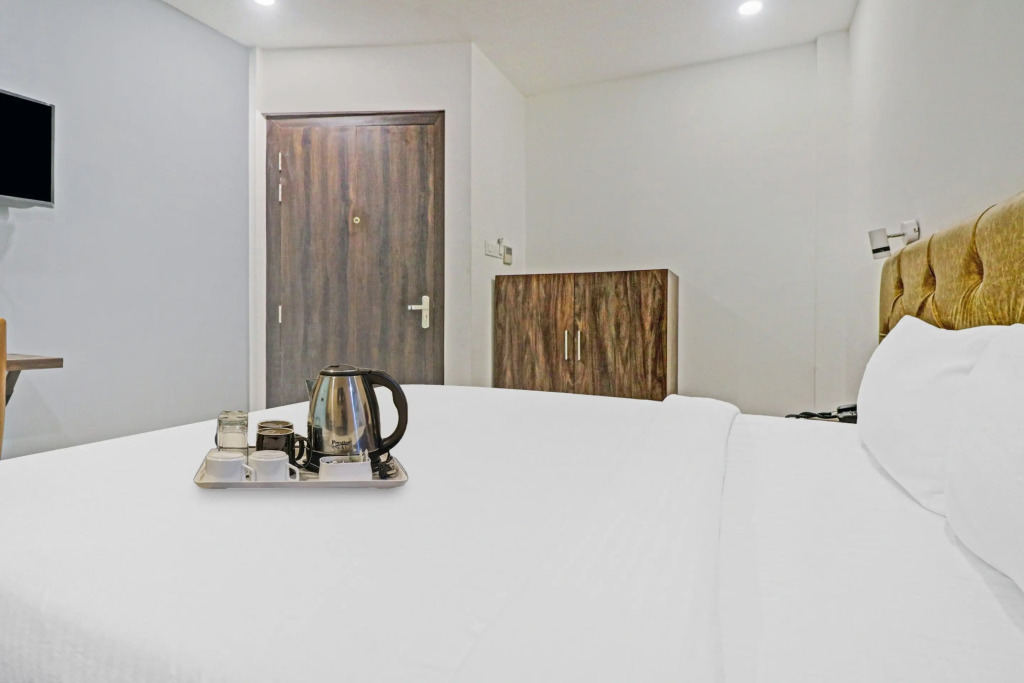 Канпур: OYO 77788 Townhouse 405 Mall Road