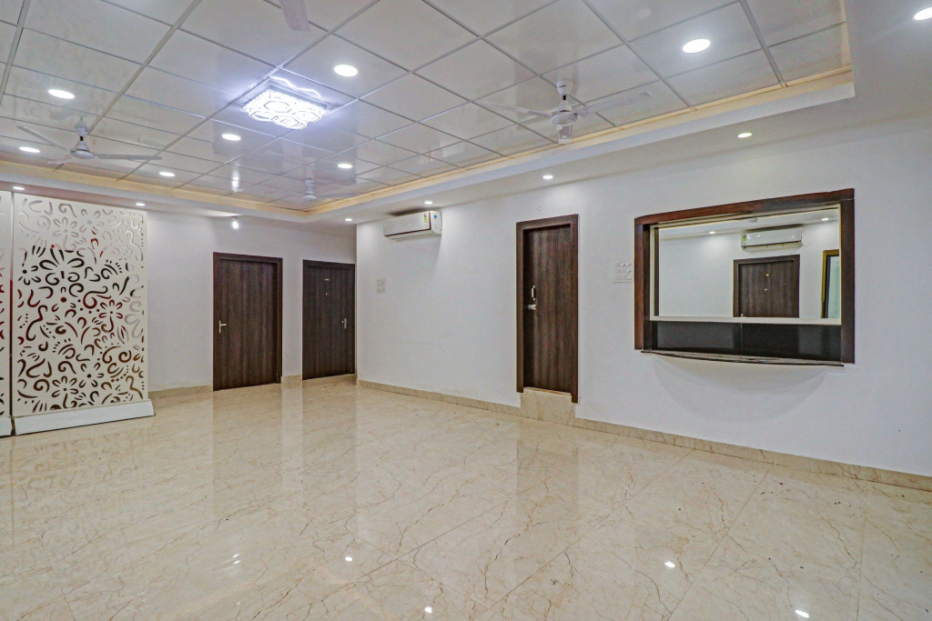 Канпур: OYO 77788 Townhouse 405 Mall Road