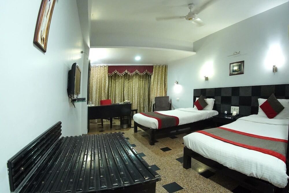 Райпур: Hotel Venkatesh International
