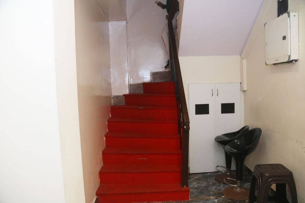 Мумбаи: Hotel West inn