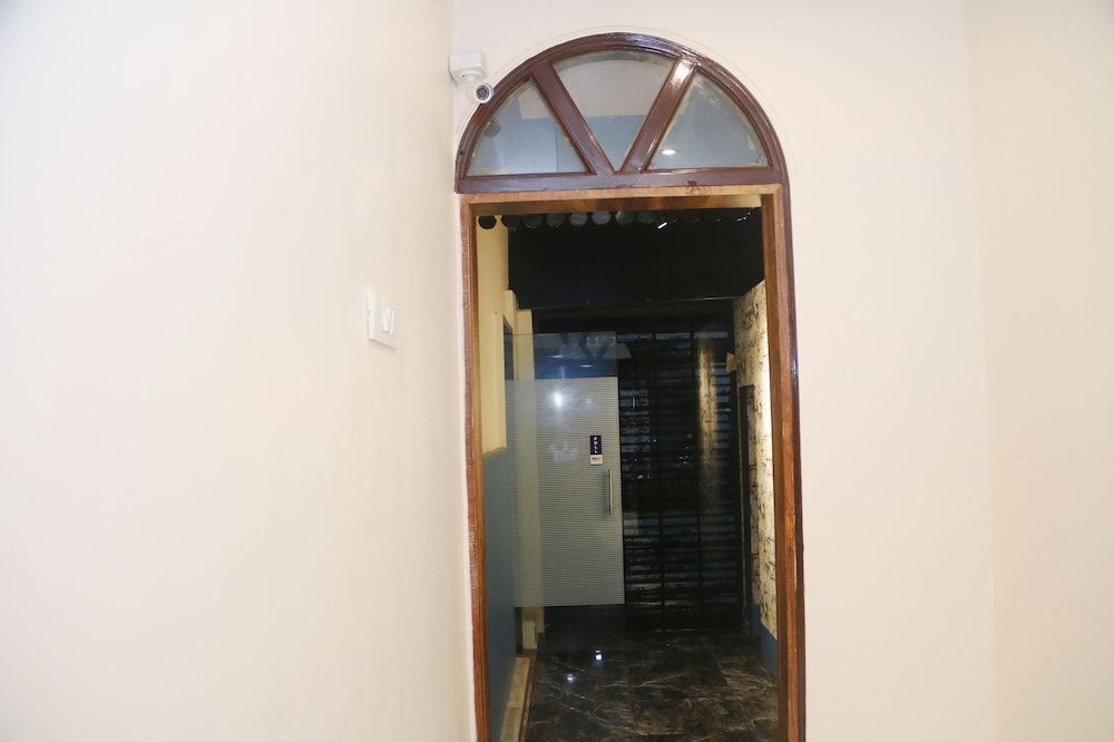 Мумбаи: Hotel West inn