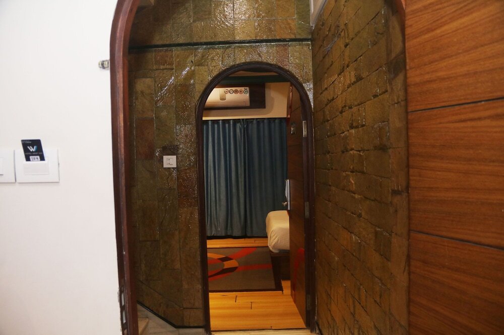 Мумбаи: Hotel West inn