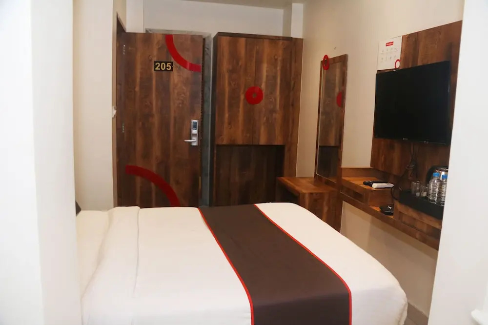 Мумбаи: Hotel West inn