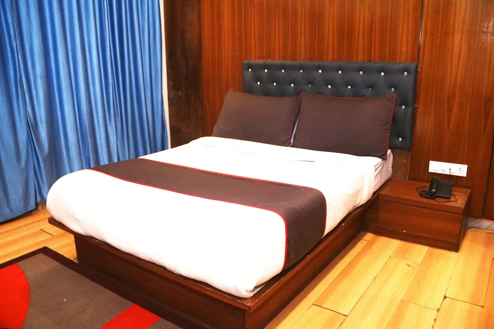 Мумбаи: Hotel West inn