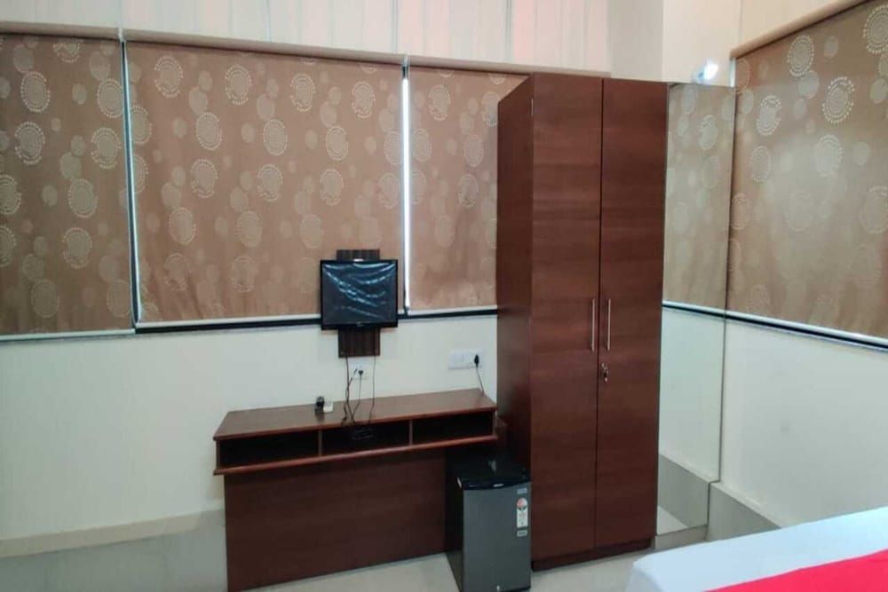 Сурат: Gokuldham Banquet and Rooms