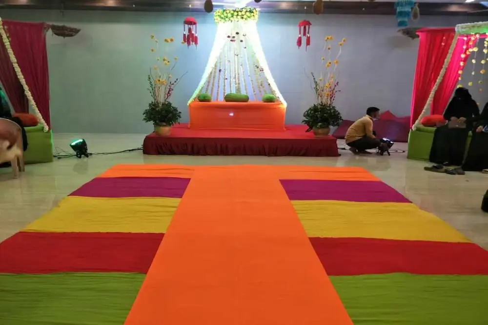 Сурат: Gokuldham Banquet and Rooms