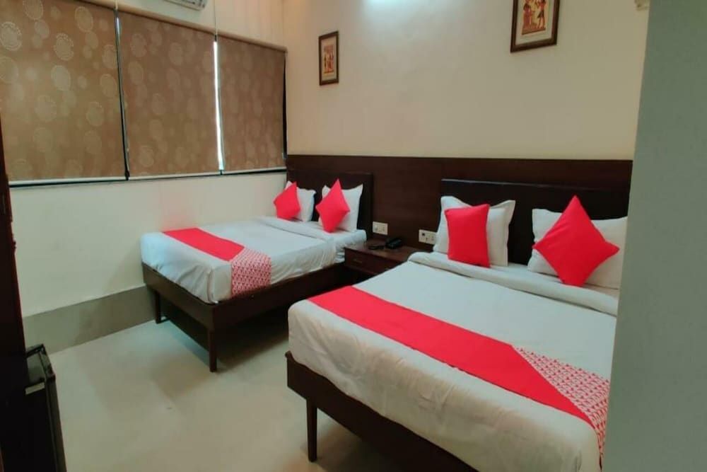 Сурат: Gokuldham Banquet and Rooms