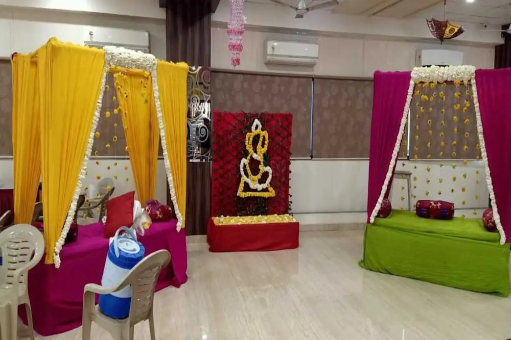 Сурат: Gokuldham Banquet and Rooms