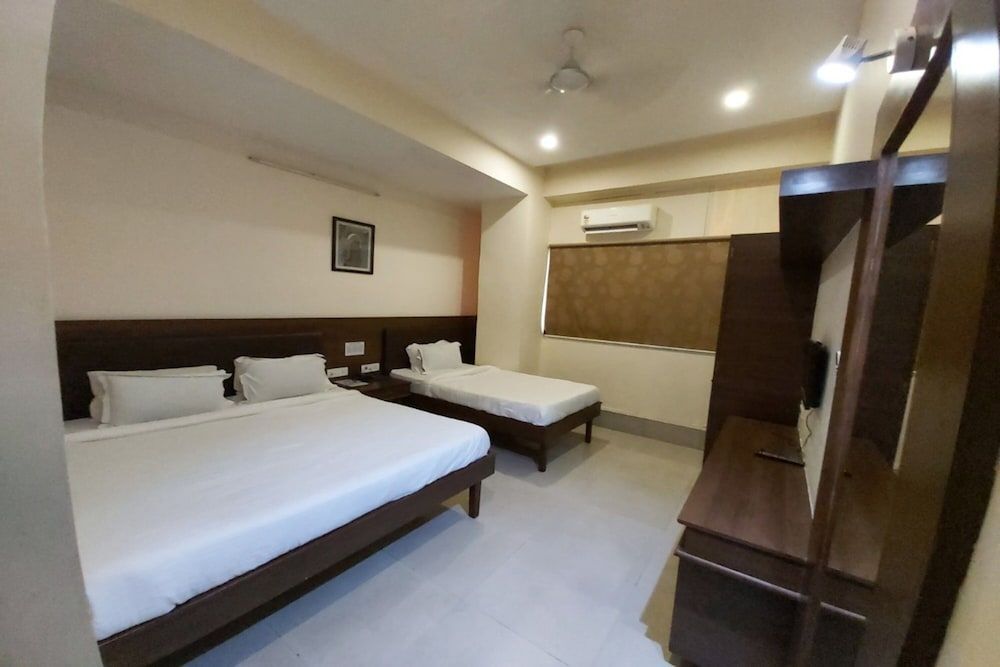 Сурат: Gokuldham Banquet and Rooms