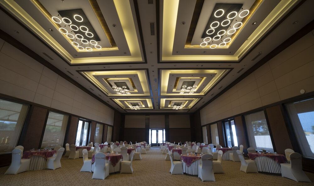 Бхопал: Hotel Rajhans Abhinandan