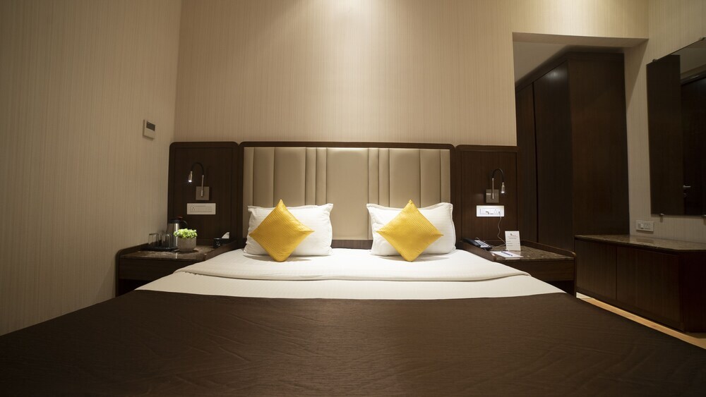 Бхопал: Hotel Rajhans Abhinandan