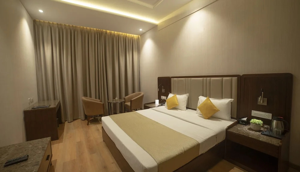 Бхопал: Hotel Rajhans Abhinandan
