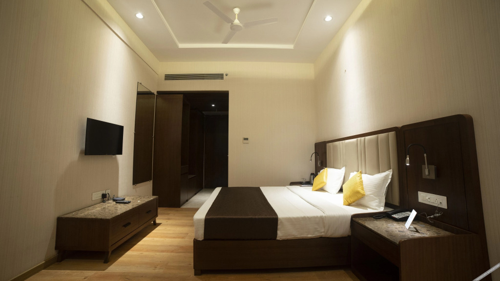 Бхопал: Hotel Rajhans Abhinandan