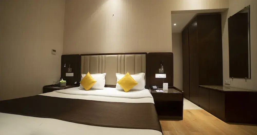 Бхопал: Hotel Rajhans Abhinandan